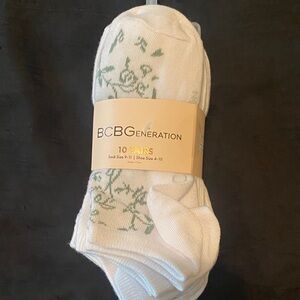 BCBGeneration Women Socks in White with Green Pattern - 10 Pack
